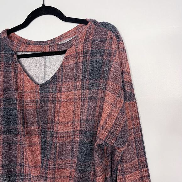 New 143 Story by Line Up L Gray Orange Plaid Cut Out Neck Twist Front Knit Top - Picture 4 of 7